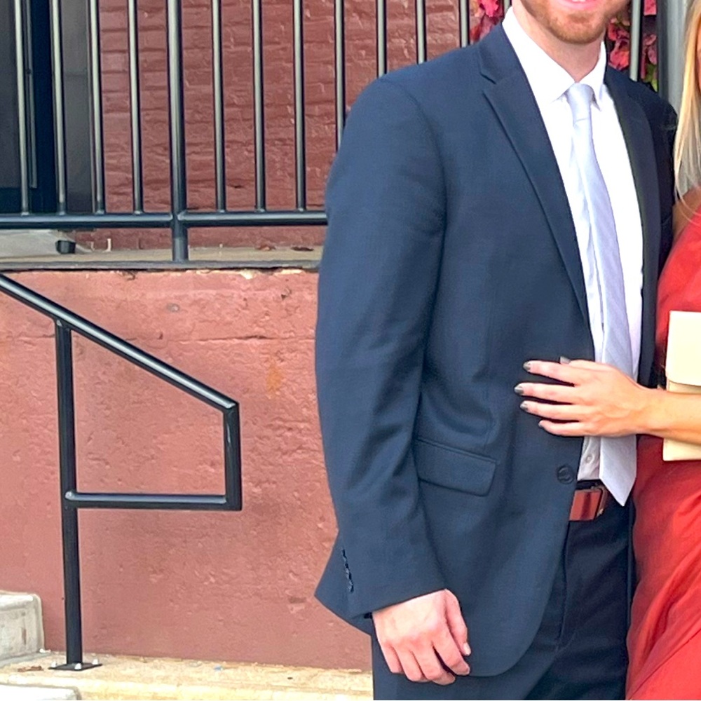 Jos. A Bank Navy Suit - Traveler's Collection - Slim Fit - Navy Blue - 42Reg